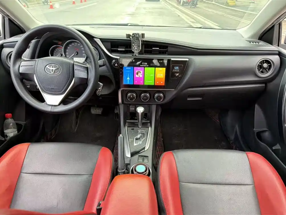 Toyota Corolla 2018 — фото 15
