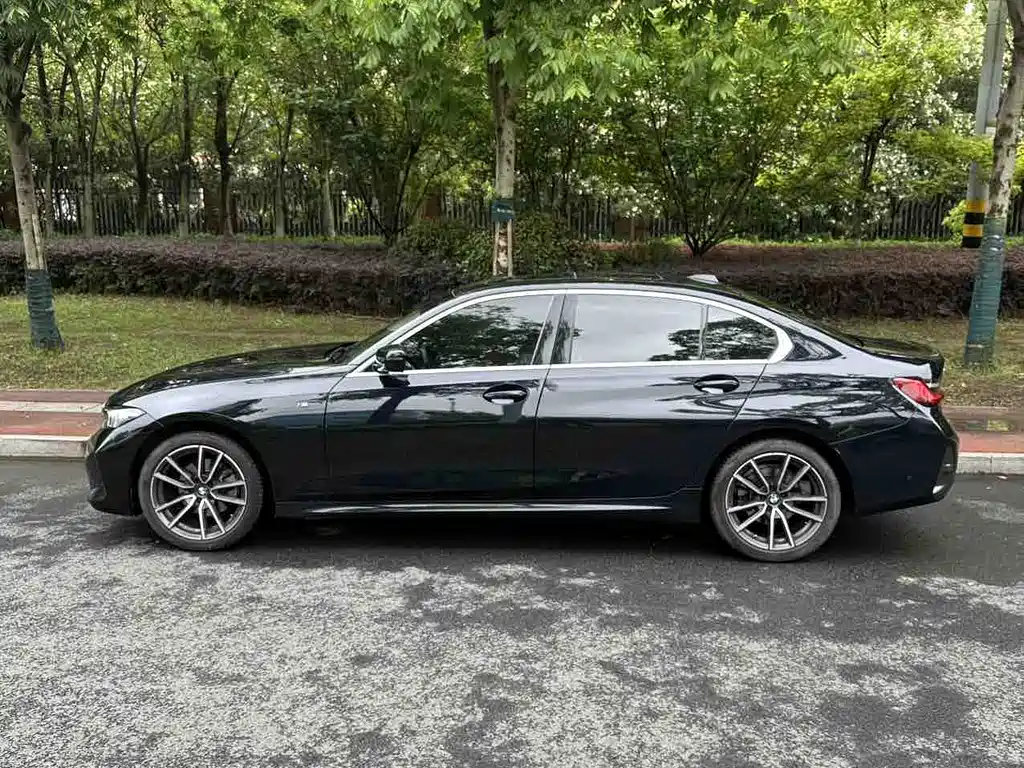 BMW 3 Series 2023 — фото 11