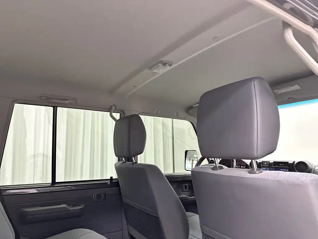 Toyota Land Cruiser 2023 — фото 36
