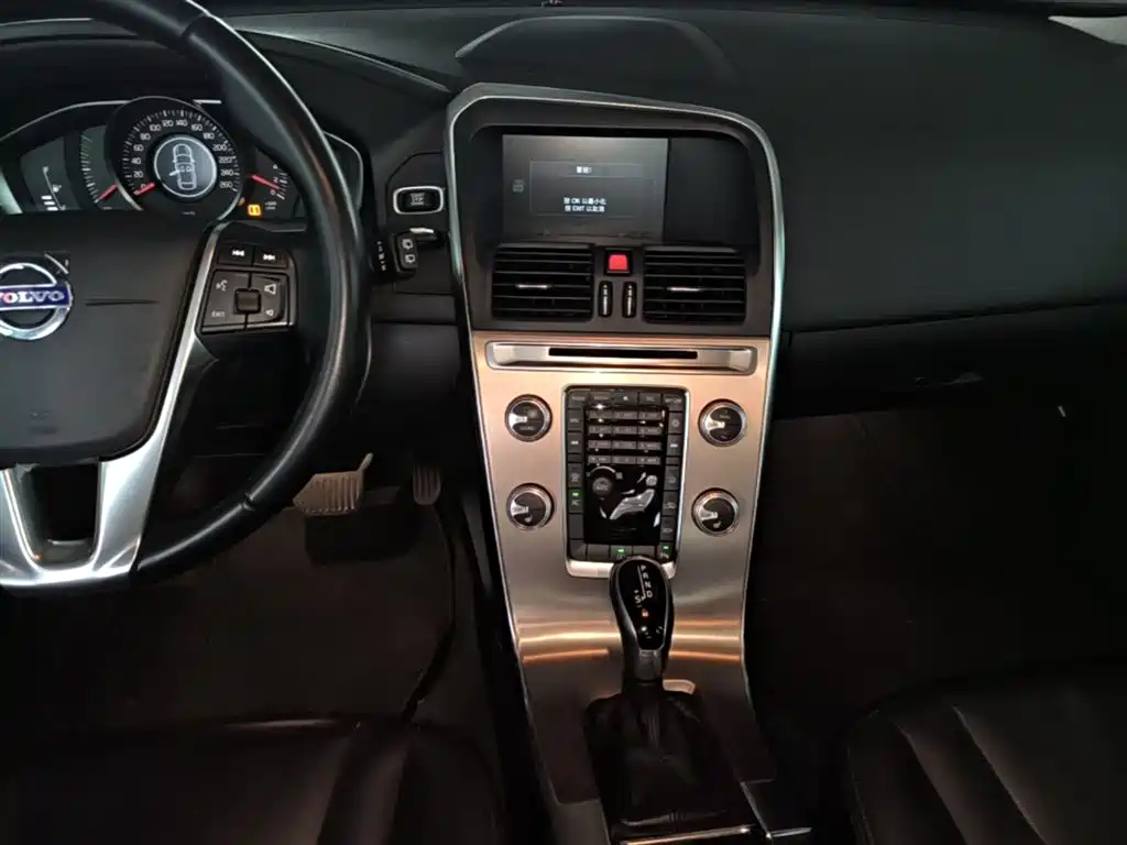 Volvo XC60 2015 — фото 13
