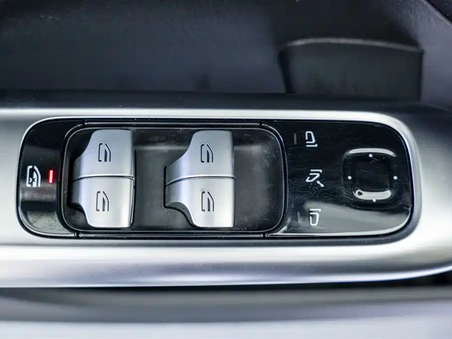 Mercedes-Benz C-Class 2022 — фото 18
