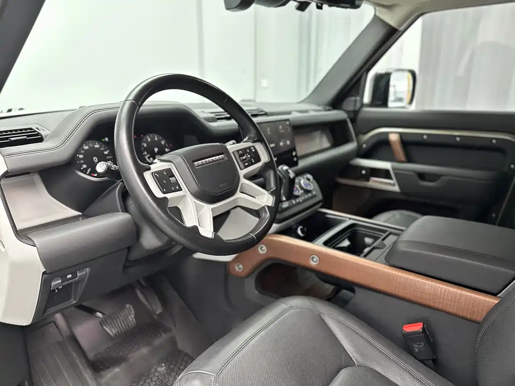 Land Rover Defender 2023 — фото 21
