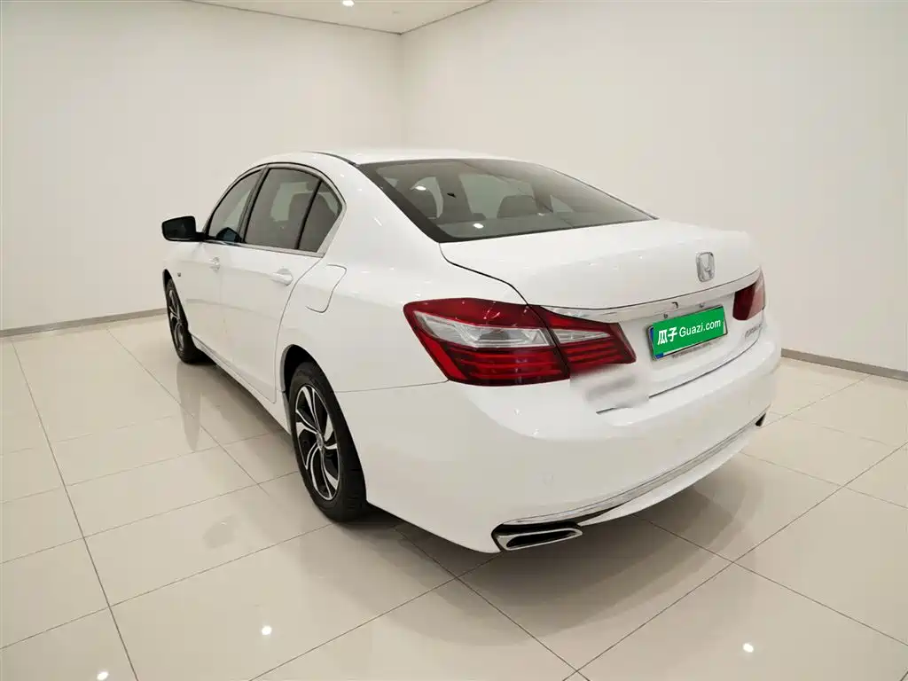 Honda Accord 2017 — фото 5
