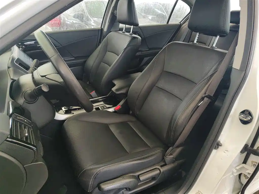 Honda Accord 2017 — фото 15