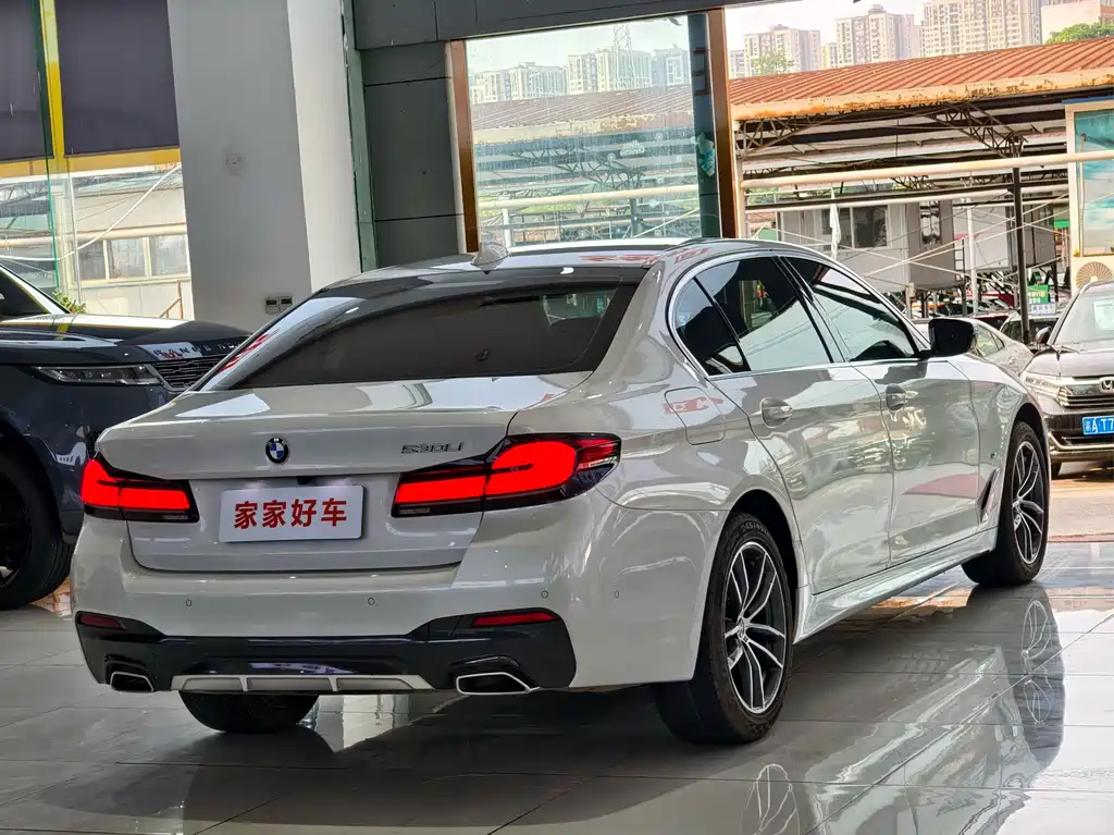 BMW 5 Series 2022 — фото 15