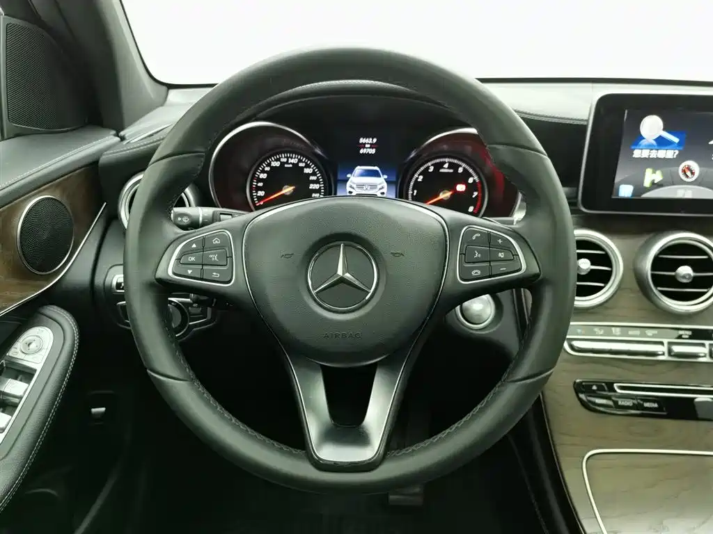 Mercedes-Benz GLC 2016 — фото 11