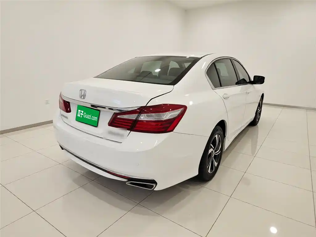 Honda Accord 2017 — фото 7