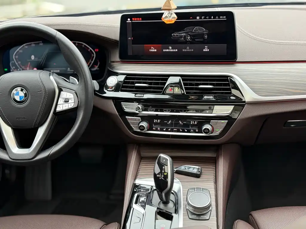 BMW 5 Series 2023 — фото 13