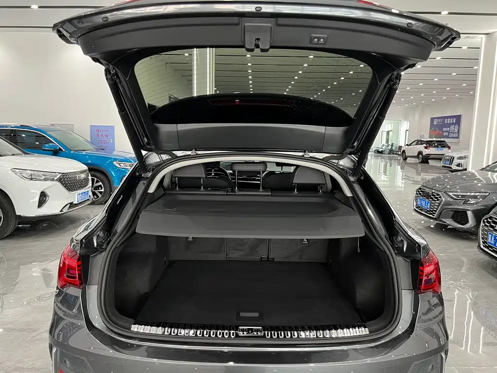 Audi Q3 Sportback 2023 — фото 29
