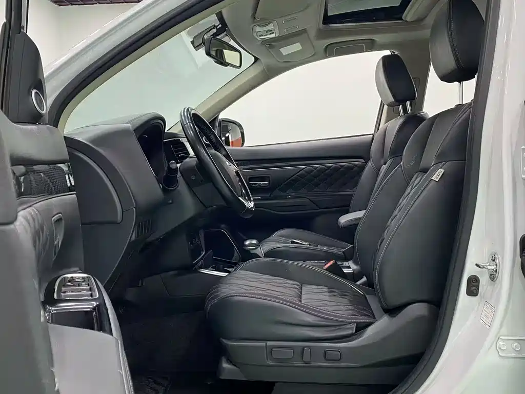 Mitsubishi Outlander 2022