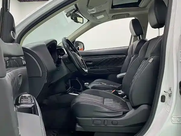 Mitsubishi Outlander 2022