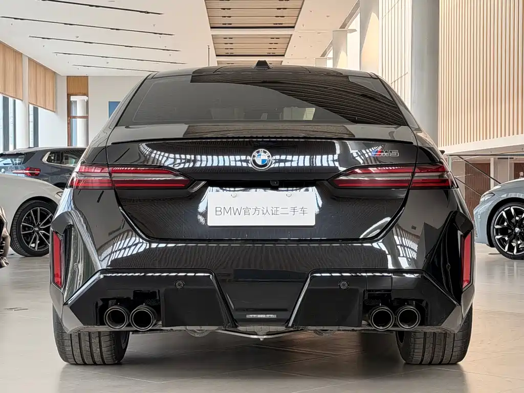 BMW M5 New Energy 2026 — фото 25