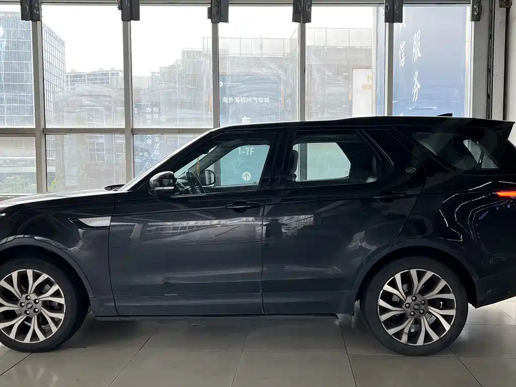 Land Rover Discovery 2018
