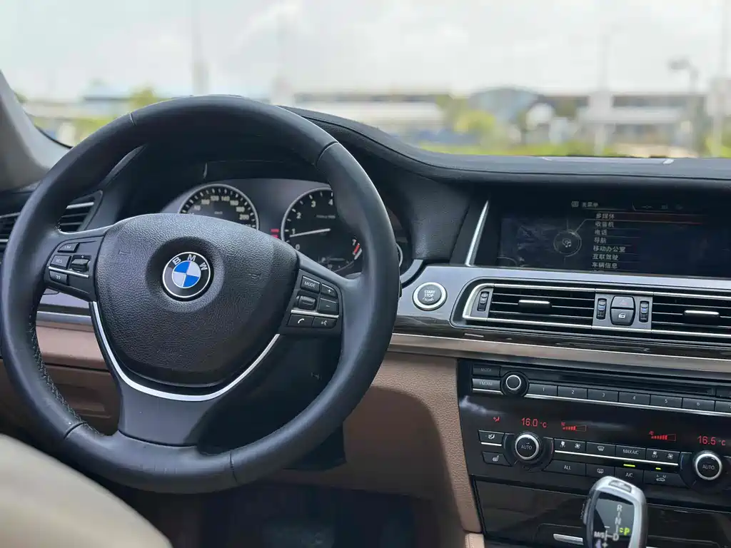 BMW 7 Series 2013 — фото 5