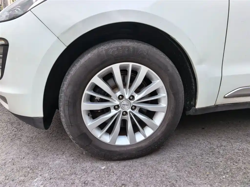 Zotye SR9 2017 — фото 23