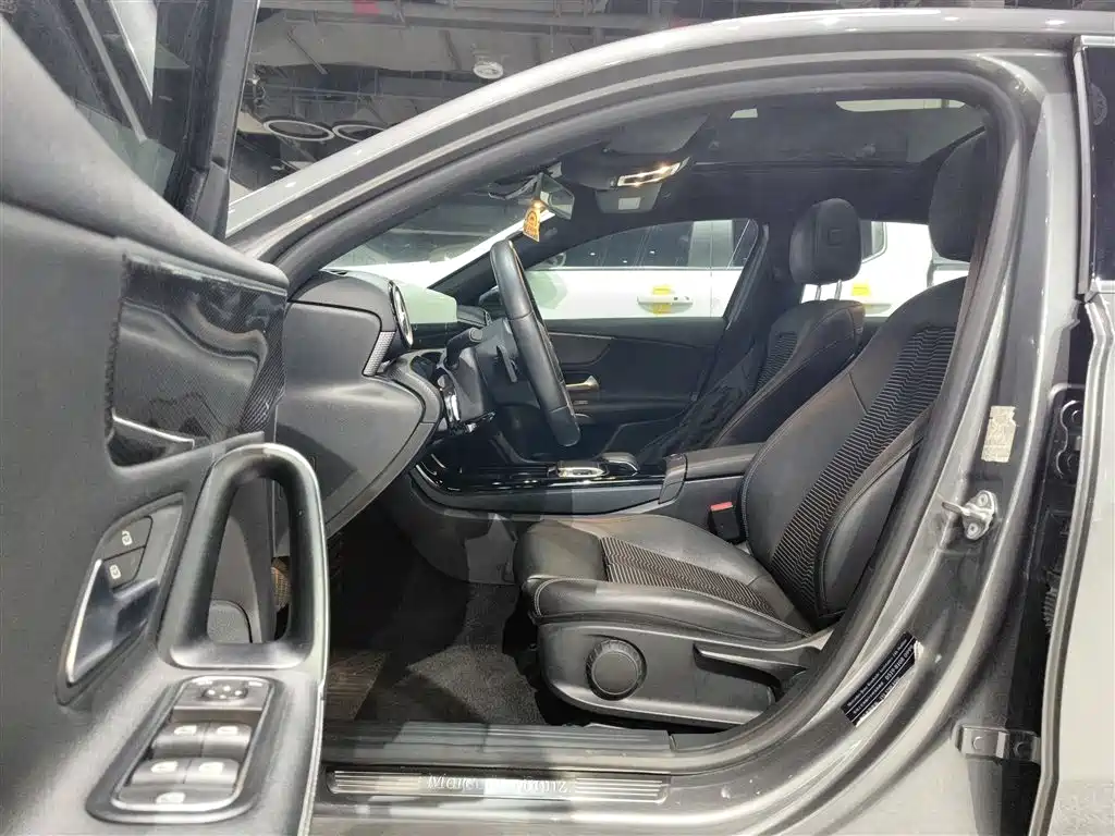 Mercedes-Benz A-Class 2020 — фото 12