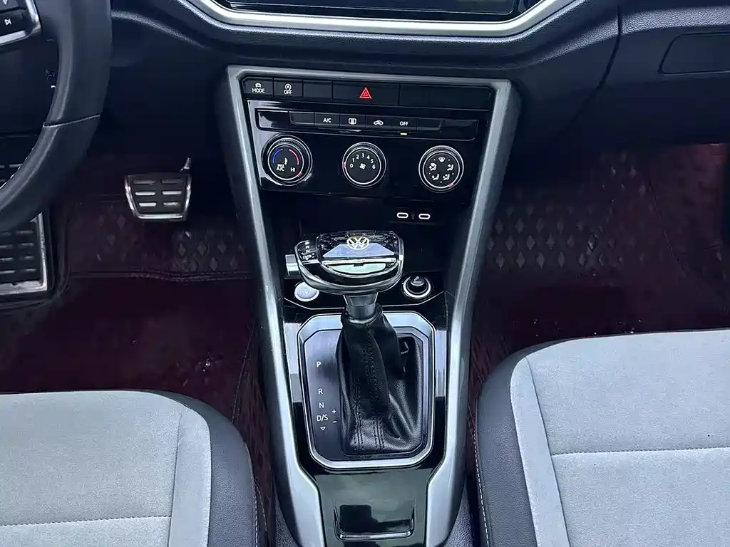 Volkswagen T-Roc 2022 — фото 14