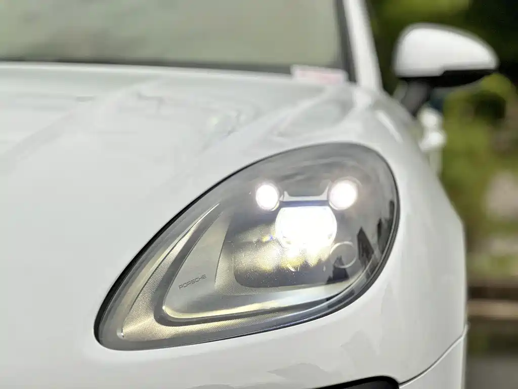 Porsche Macan 2019 — фото 24