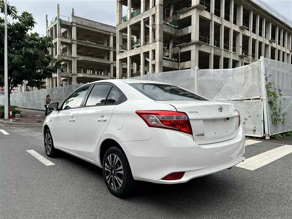 Toyota Vios 2015 — фото 3