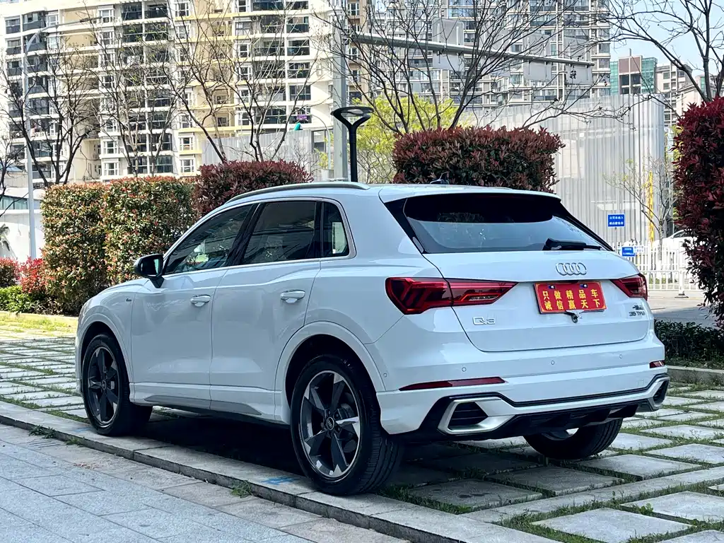 Audi Q3 2024 — фото 13