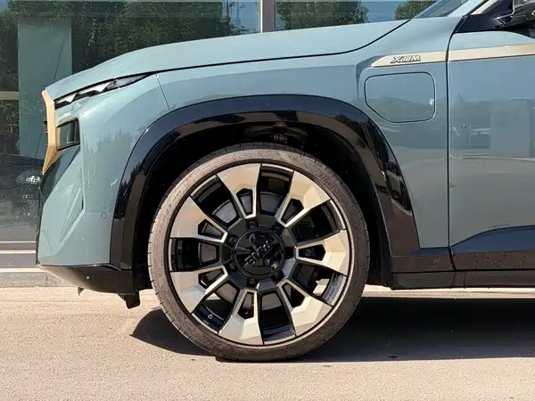 BMW XM 2023