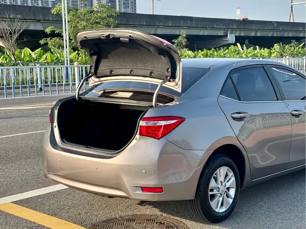 Toyota Corolla 2017 — фото 14