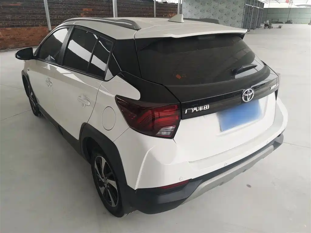 Toyota Yaris L 2020 — фото 23
