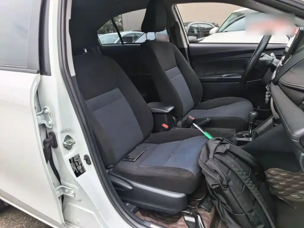 Toyota Yaris L 2022 — фото 25