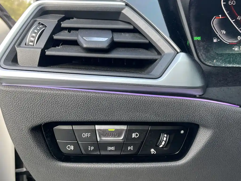 BMW 3 Series 2022 — фото 14