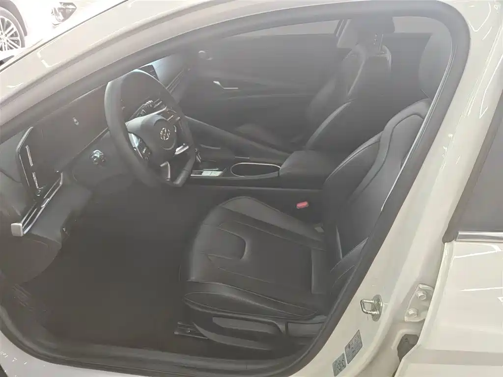 Hyundai Elantra 2021 — фото 11