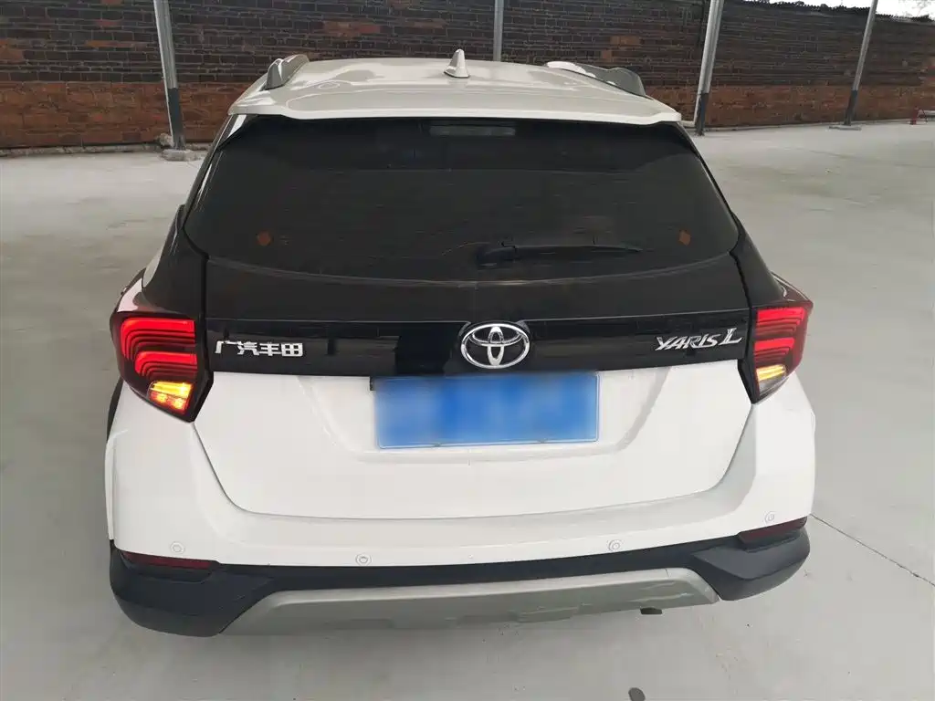 Toyota Yaris L 2020 — фото 4