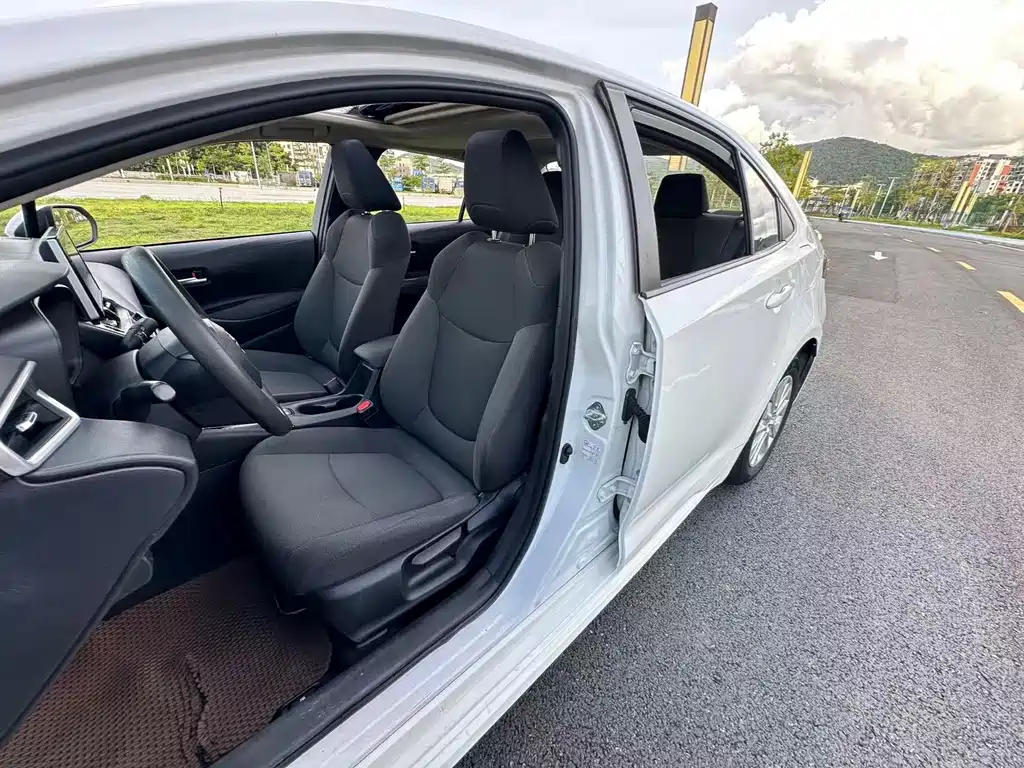 Toyota Corolla 2022 — фото 11