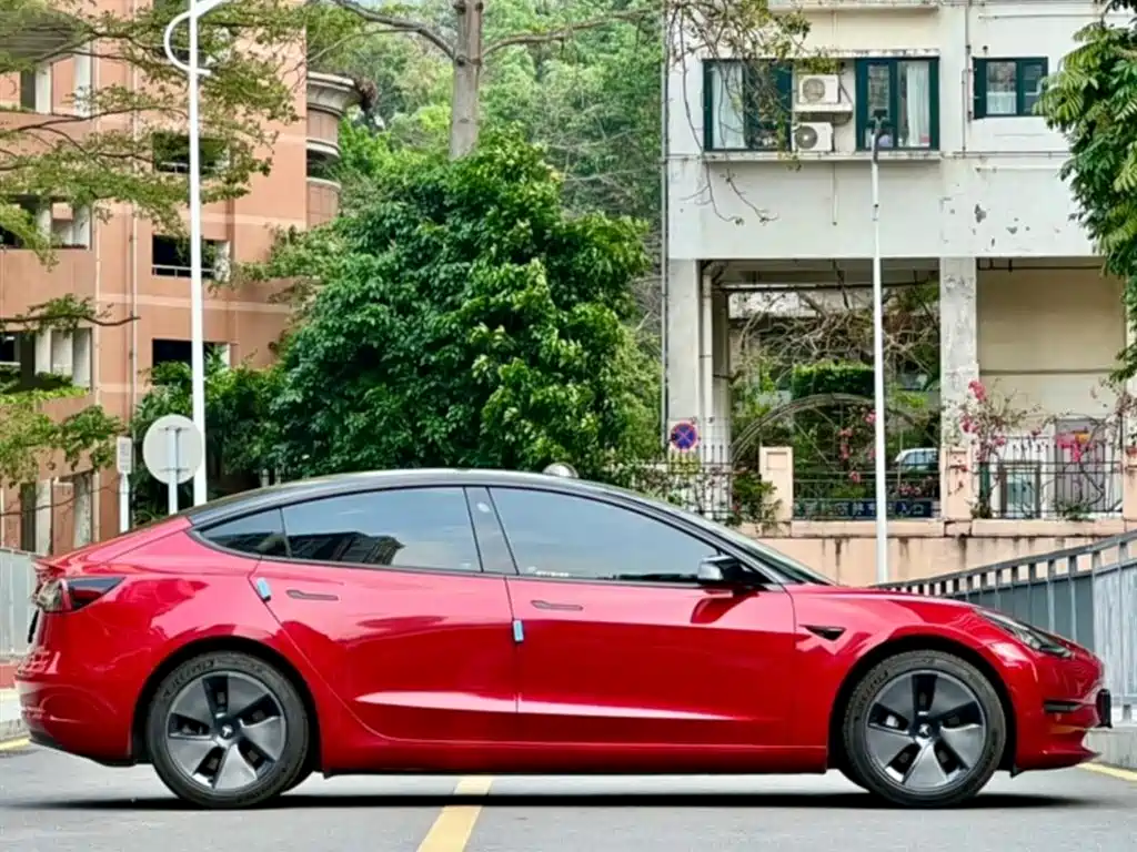 Tesla Model 3 2021 — фото 4