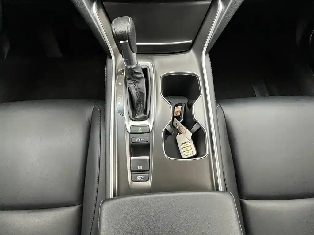 Honda Accord 2021 — фото 11