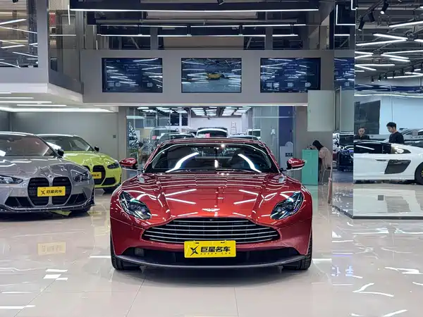 Aston Martin DB11 2020