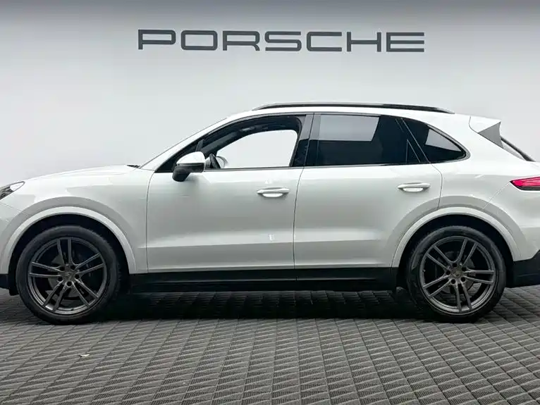 Porsche Cayenne 2023