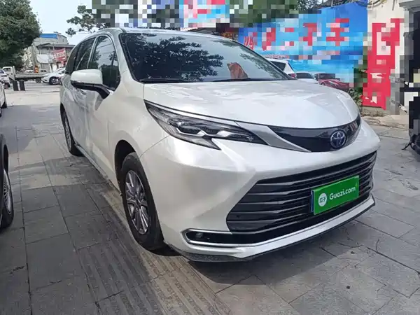 Toyota Sienna 2023