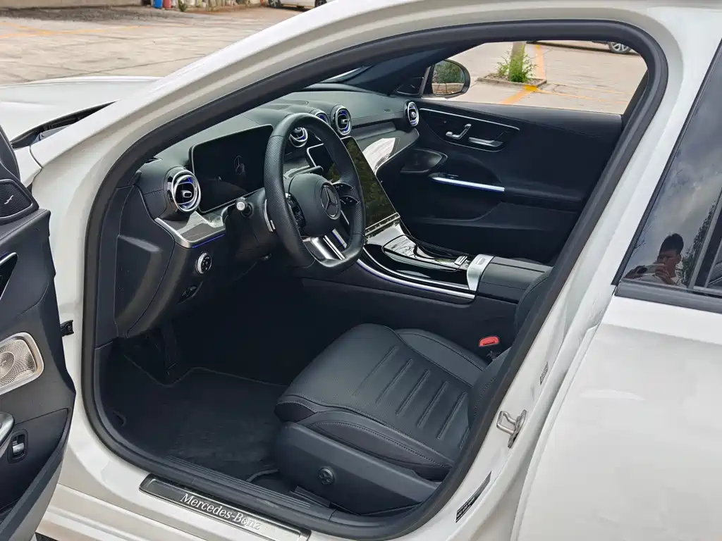Mercedes-Benz C-Class 2024 — фото 14