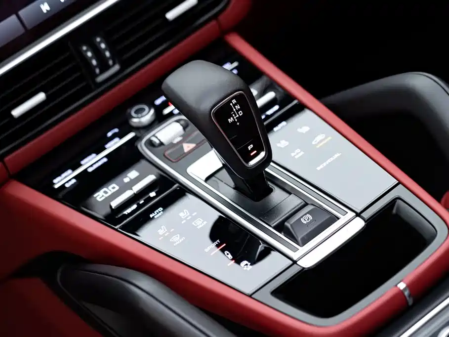 Porsche Cayenne 2022 — фото 16