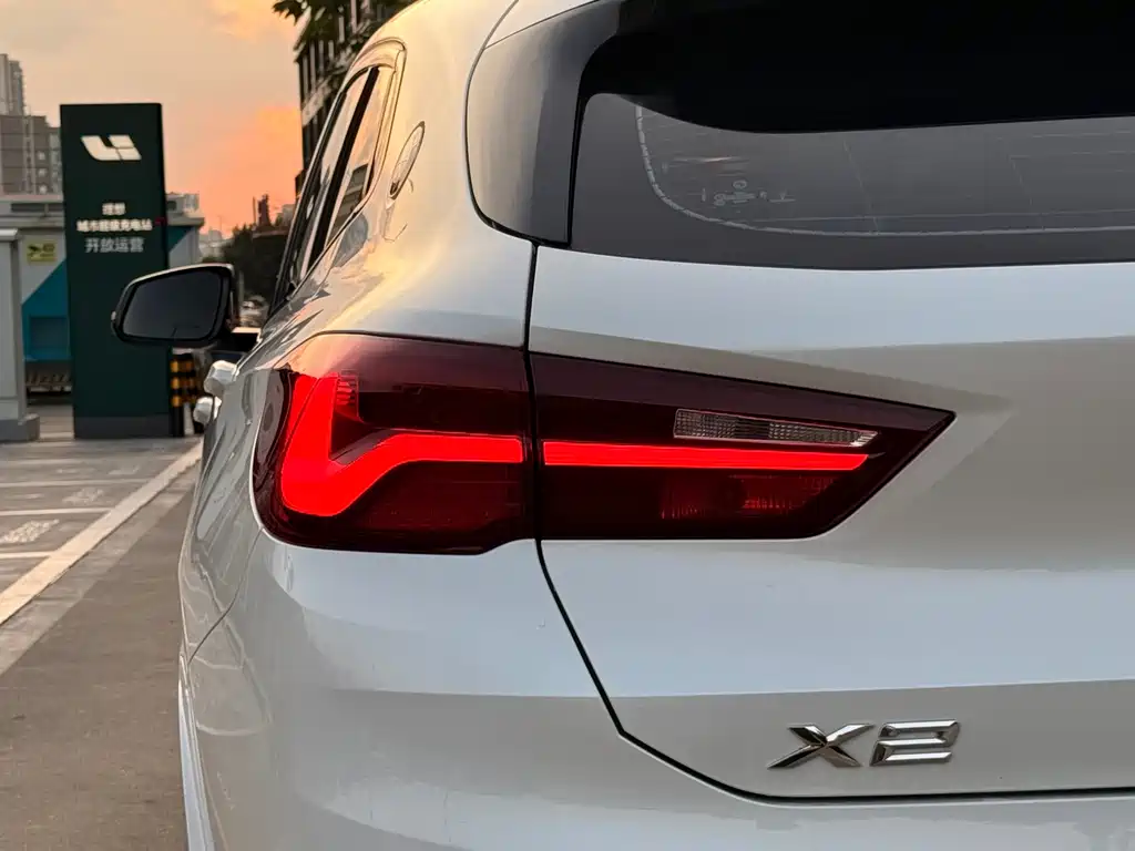 BMW X2 2023 — фото 11