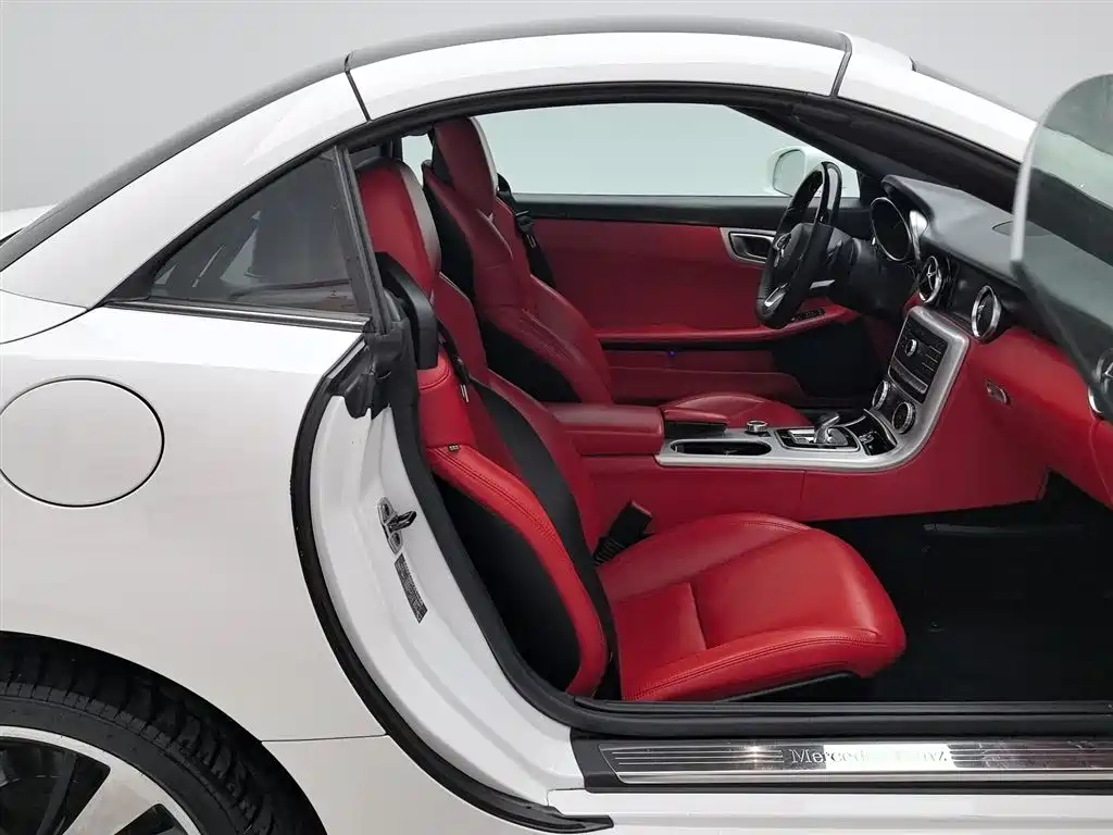 Mercedes-Benz SLC 2017 — фото 23