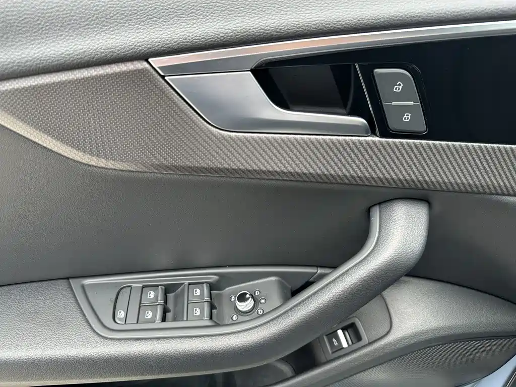 Audi A4L 2022 — фото 19