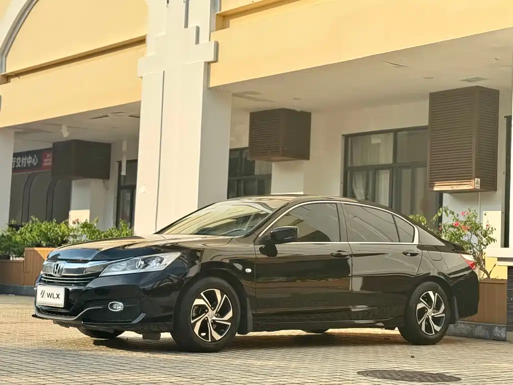 Honda Accord 2016 — фото 1