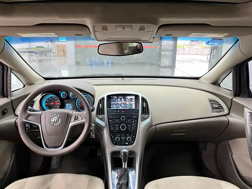 Buick Excelle 2013 — фото 10