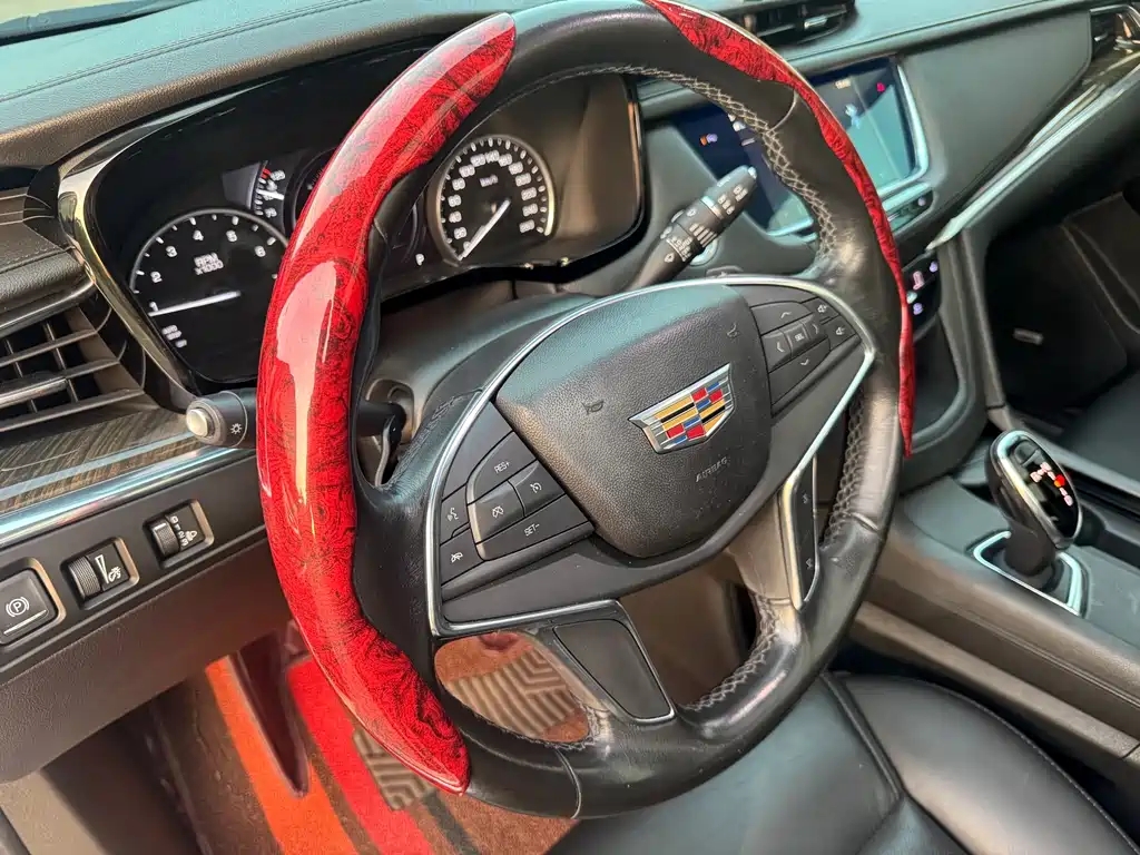 Cadillac XT5 2018 — фото 14