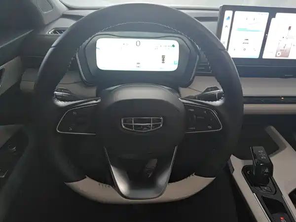 Geely Emgrand L Hip 2022