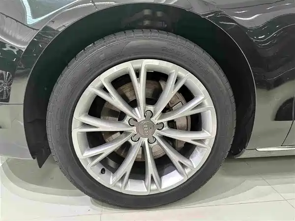 Audi A8 2014