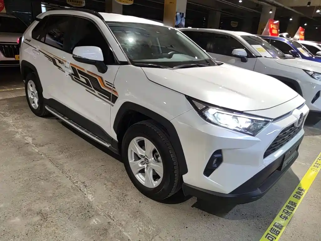 Toyota RAV4 2025 — фото 22