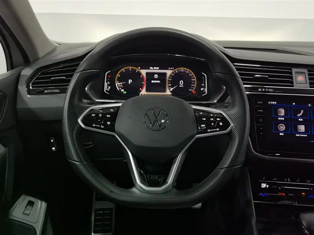 Volkswagen Tiguan X 2021 — фото 11