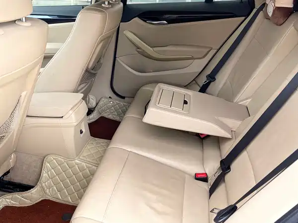 BMW X1 2011